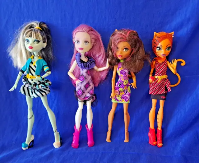 Monster High Lot of 4  Dolls Frankie Stein, Toralie Stripe,  Ari Huntington &..