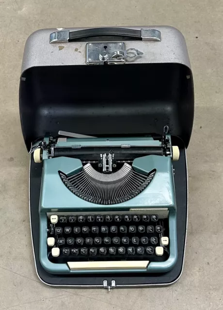 Imperial Good Companion Vintage Typewriter Model 6 Turquoise In Metal Carry Case