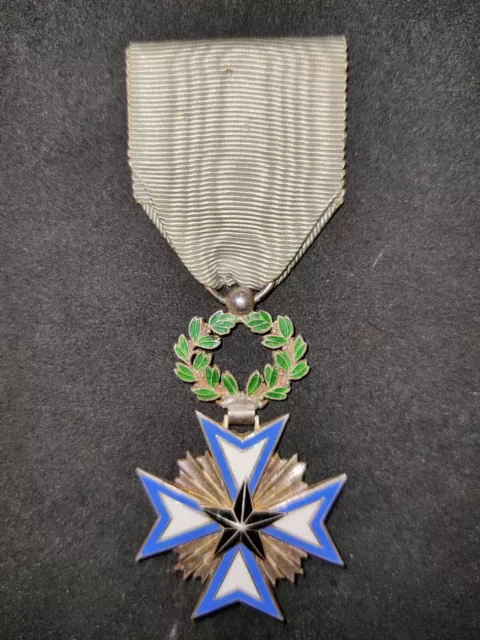 Médaille Française de l'Ordre de l'Étoile noire : Chevalier