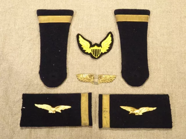 Lot d'épaulettes insignes  Armée de l'Air  militaire