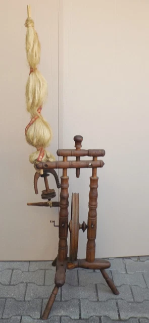 schönes großes dekoratives Spinnrad aus Holz - Weber/Spinnner