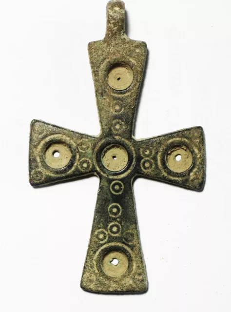 ZURQIEH -as19286- ANCIENT BYZANTINE LARGE BRONZE CROSS. 800 - 1000 A.D