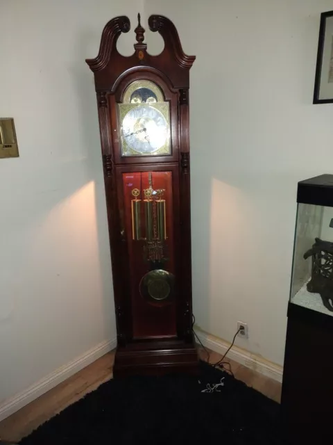 howard miller grandfather clock 610-820 Millennium Edition Excellent Condition