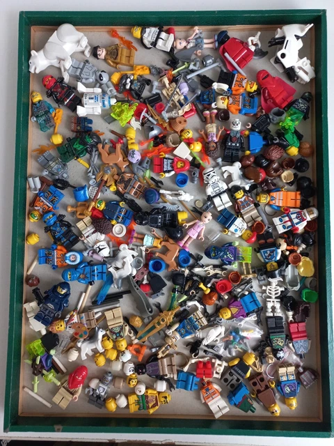 gros lot de figurines et accessoires LEGO