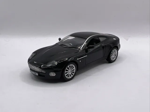 Aston Martin V12 Vantage James Bond 1/43 Minichamps