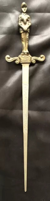 Brieföffner mit Ritter als Griffstück und verzierter Klinge 31 x 6,5 cm