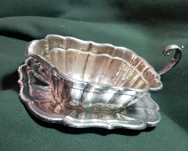 STERLING "WINDSOR" GRAVY BOAT & UNDER PLATE by REED & BARTON - 13.9 oz  7" X 3.5