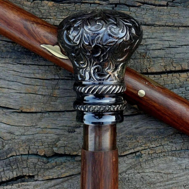 Canne de marche en bois de style victorien antique avec poignée en laiton
