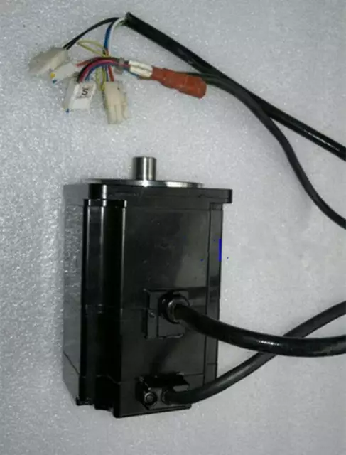 1 pz servomotore Yaskawa SGMPH04A2AYR22 SGMPH-04A2A-YR22 usato testato