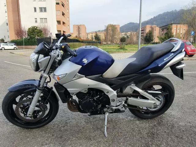 Suzuki Gsr 600 Suzuki Gsr 600