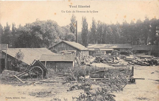Cpa 54 Toul Un Coin De L'avenue De La Gare