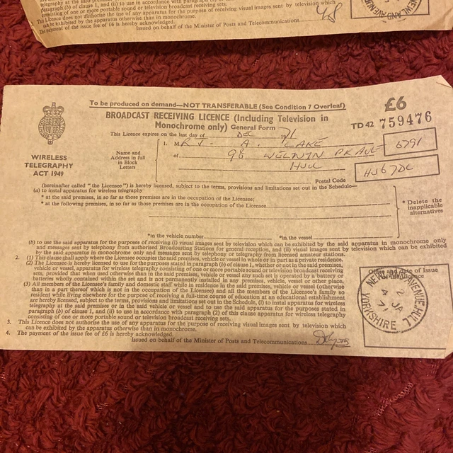 2xVintage Tv Licence 1970/71