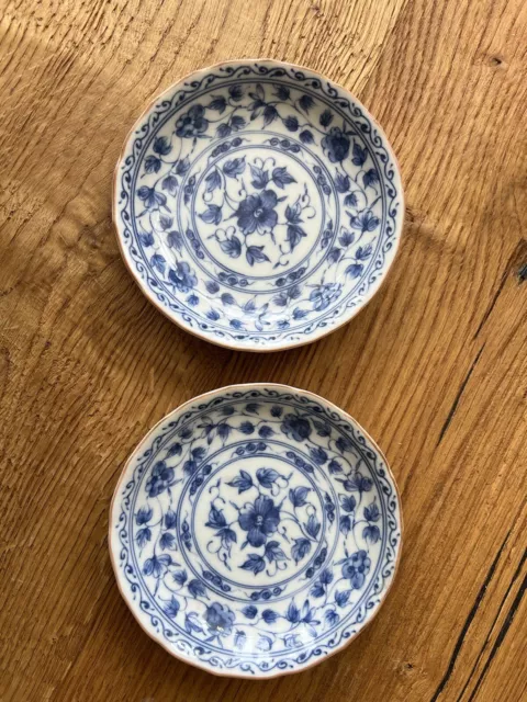 2 Japanese blue and white porcelain plates 2