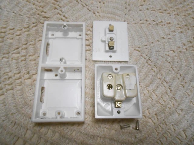 LEGRAND - Boîtier saillie étanche Plexo 1 poste avec 2 embouts à