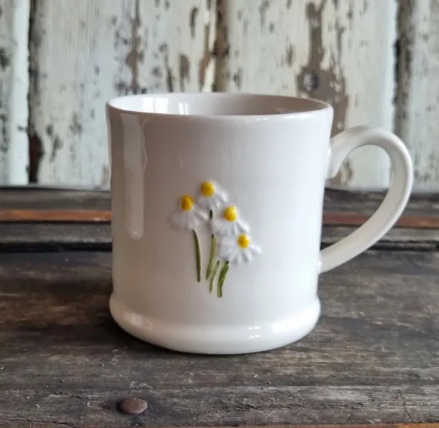 Bunch of White Daisies Floral Ceramic Mini Mug By Gisela Graham 2024