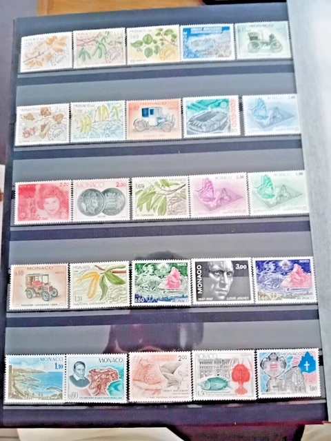 Lot de 25 timbres Monaco (Lot 26) - Non oblitérés mais sans gomme Etat Correct