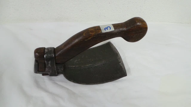 Herminette De Tonnelier - Outil Ancien - Fer Forgé Et Bois - Marteau De Cave