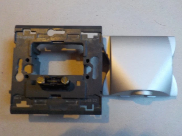 Doigt Simple Alumide Legrand Sagane - Référence 87500 - D'Occasion En Bon État De Fonctionnement