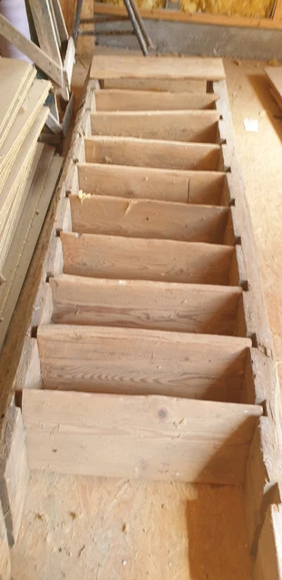 Antike Holztreppe Antike Holztreppe