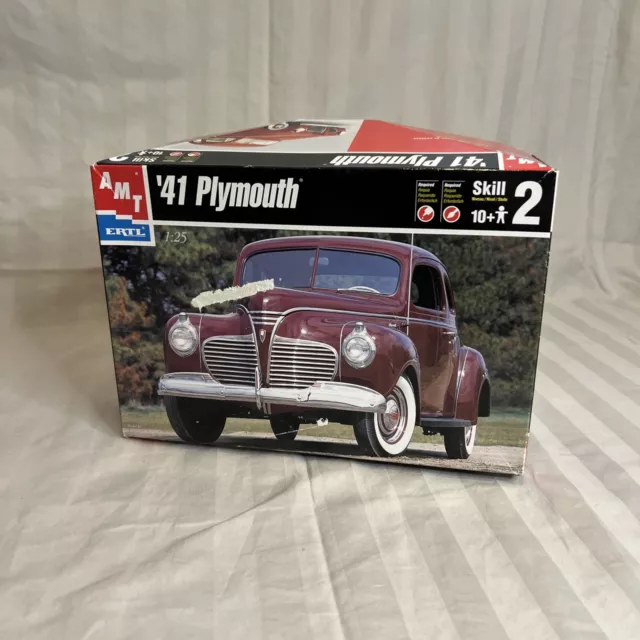 AMT ERTL 1:25 Scale '41 Plymouth Model Kit 6184 Vintage NEW - Open Box