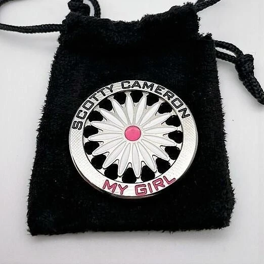 SCOTTY CAMERON 2021 HOLIDAY LIMITED Pink Daisy Pattern Coin Shaped Ball Marker