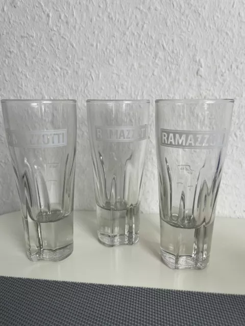 3 Original Ramazotti Gläser, weiss, mit 2cl/4cl Eichstrich, unbenutzt