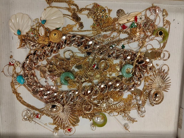 LOT BIJOUX ANCIENS Objets de Brocante Pour créateur/restaurations/Pour Pièces EUR 5,00 - FR