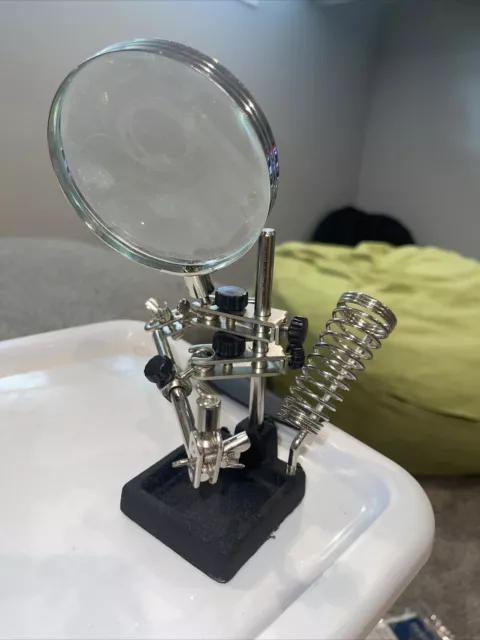 Radio Shack Helping Hand with Magnifier