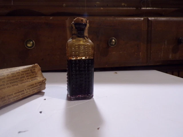 Vintage Poison Bottle Vapo Cresolene Medicinal Inhalant Sedative Bottle 60% FULL