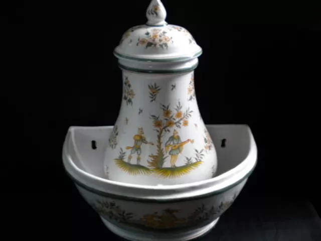 Fontaine en faience de Malicorne Emile TESSIER - décor Moustiers