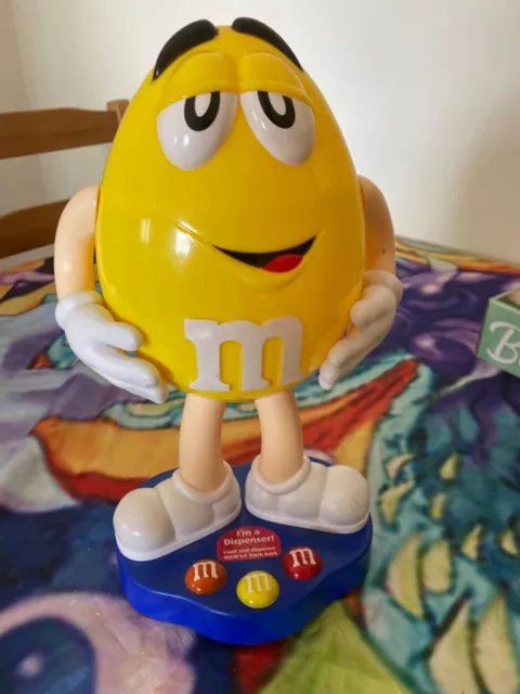 LIFESIZE HUGE JUMBO GIANT M&Ms M&M large DISPLAY yellow excellent
