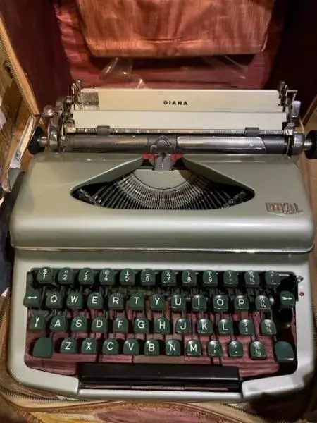 Vintage Royal Diana Portable Typewriter