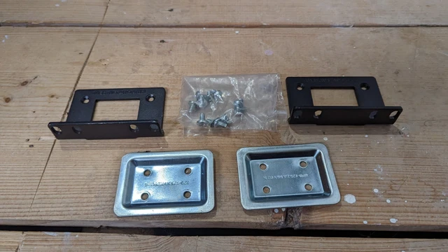 APC Smart UPS SMC SMT 750 1500 2200 3000 Kit montaggio orecchie su rack