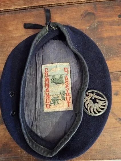 beret bleu foncé noir para métro  années 1970/80 "commando assaut"