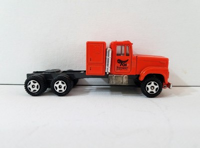 Ertl International transporter Orange Cab Toi Transport