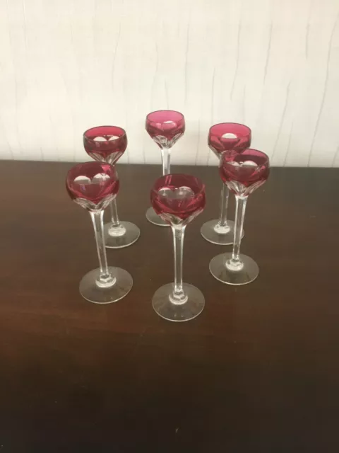 6 Verres a liqueur / pied couleur rouge en cristal de Baccarat (prix pour les 6)