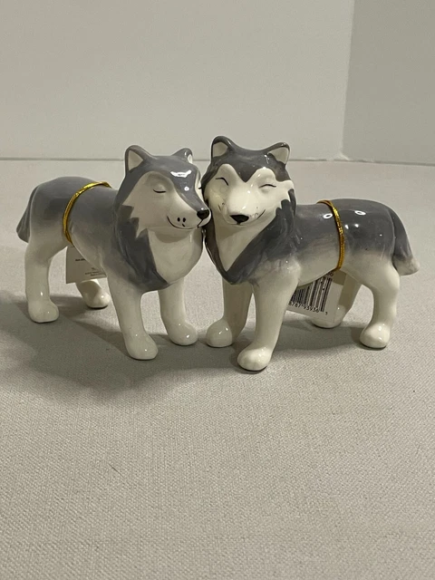 Mwah Wolves Wolf Couple Salt and Pepper Shakers by Westland Giftware