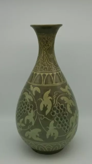 Korean Koryo Dynasty 12th to 14th century  vase