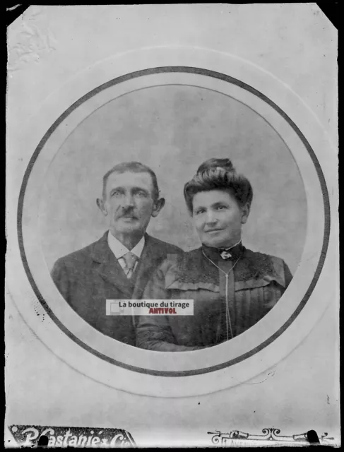 Plaque verre photo ancienne négatif noir et blanc 9x12 cm couple portrait France