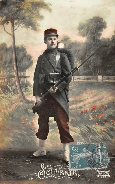 CPA PHOTOGRAPHIE MILITAIRE Soldat En Uniforme Et Son Fusil EUR 7,00