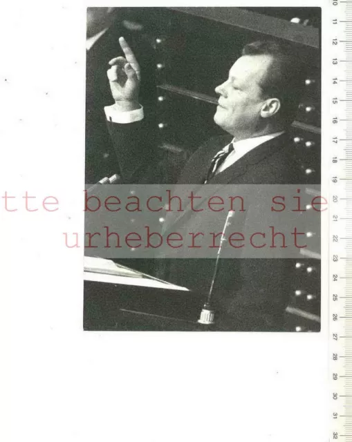 ORIGINAL PRESSEFOTO:WESTBERLINER BÜRGERMEISTER Willy BRANDT in BUNDESTAGSDEBATTE