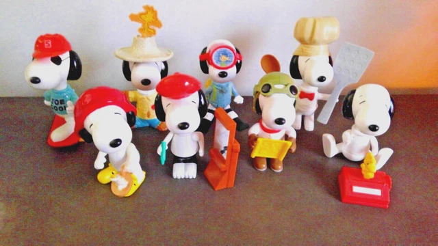 2002 MCDONALDS CONNECT a Snoopy Toys. 8 complete with