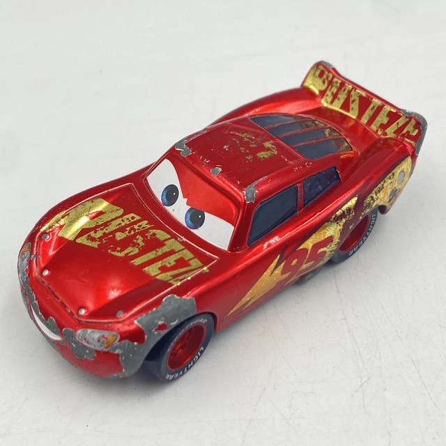 DISNEY PIXAR CARS RUSTEZE RACE CENTRE LIGHTNING MCQUEEN 1:55 Diecast ...