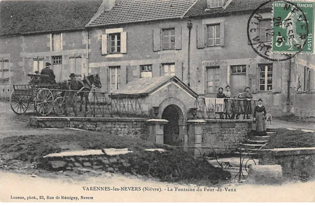 58 - VARENNES LES NEVERS - SAN55303 - La Fontaine du four de Vaux