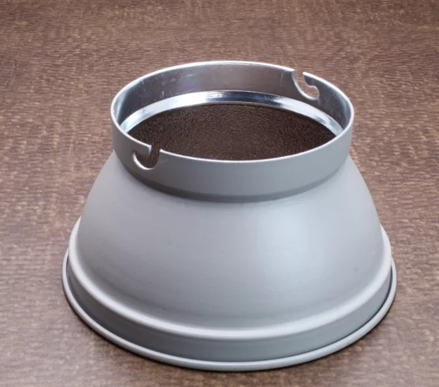 Mount Reflector for Standard Flash and LED Lights