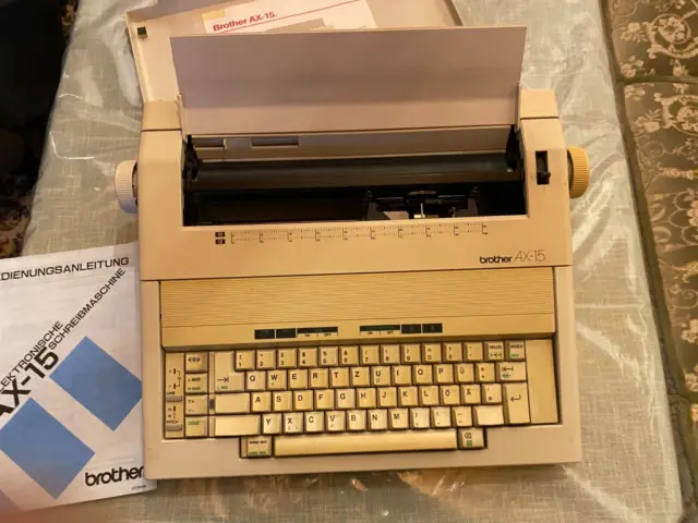 Schreibmaschine elektrisch von Brother AX-15 aus 1984