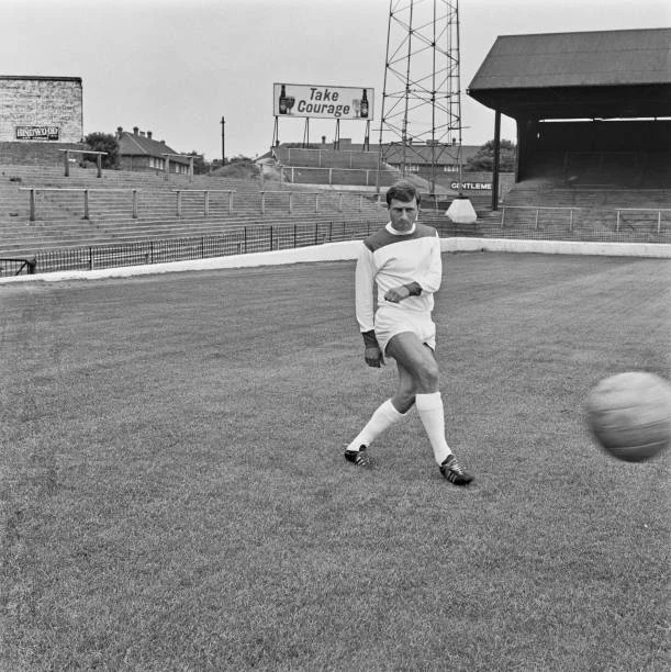 ENGLISH FOOTBALLER MIKE Bailey of Charlton Athletic UK 1965 OLD PHOTO