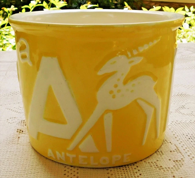 VINTAGE MID-20th CENTURY HAEGER POTTERY DECORATIVE YELLOW & WHITE "ABC" PLANTER