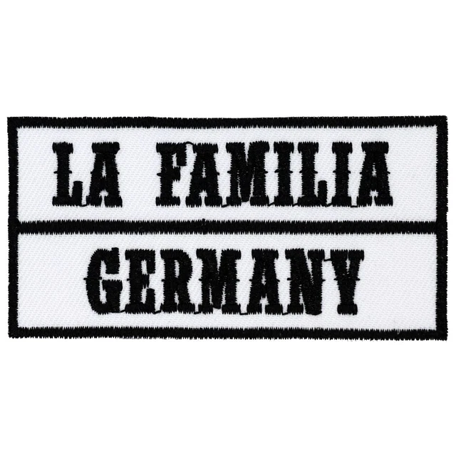 La Familia Germany Aufnäher – Lustig & Einfach Per Bügel Aufzubringen, 8x3,5 Cm, Gestickt