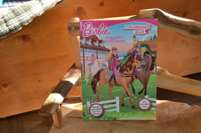 Barbie soigne un cheval!  Barbie & ses soeurs au club hippique